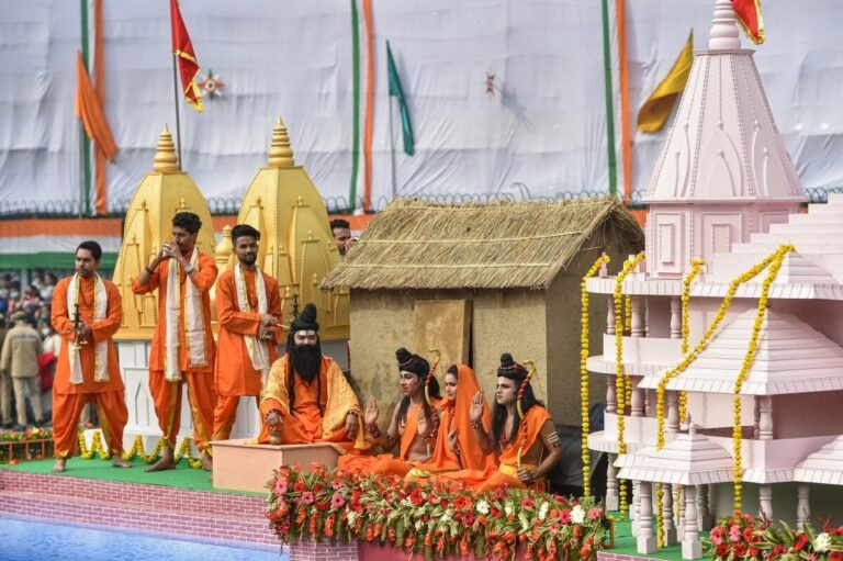 Deepotsav Procession Features Stunning Tableaux of Ramayana Scenes