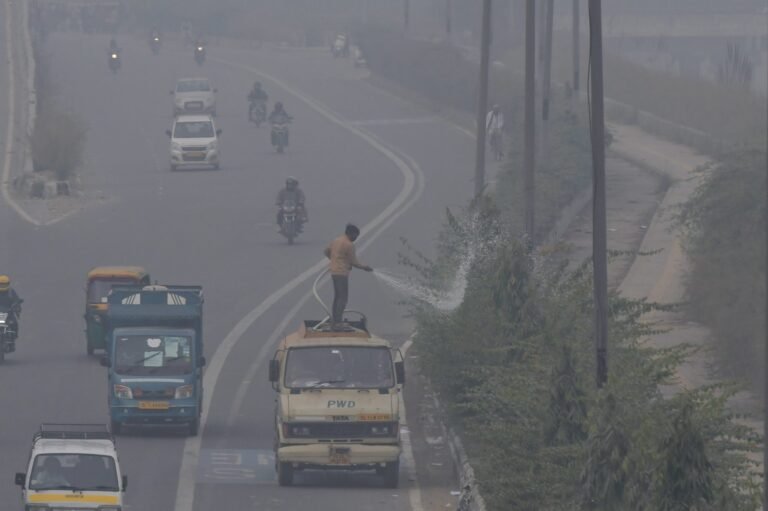 Delhi Air Quality Deteriorates with AQI at 272; Morning Temperature Hits 20.3°C