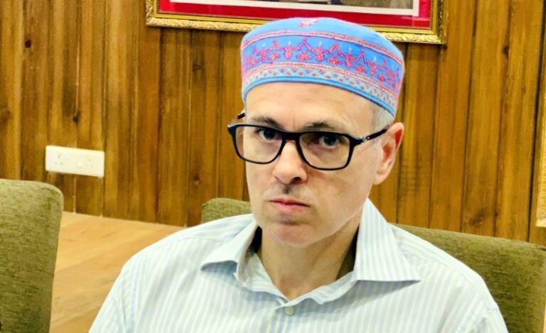 J&K CM Omar Abdullah Bans ‘Green Corridor’ and Traffic Halts for His Convoy After Taking Office