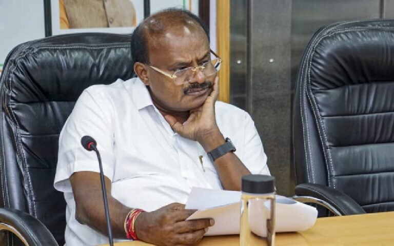 Union Minister H D Kumaraswamy Booked For Threatening Police Officer