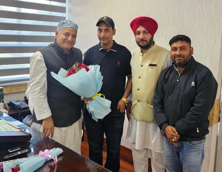 Focus on timely resolution of public issues: Javid Dar to officials Meets various public delegations in Jammu