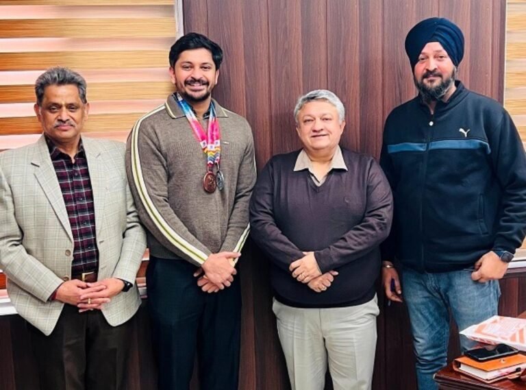 Transport Commissioner Vishesh Paul Mahajan Felicitates Jatin Sabarwal