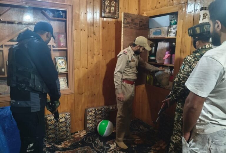 Police Conduct Searches Linked To Banned JeI And Hurriyat Associates In Srinagar