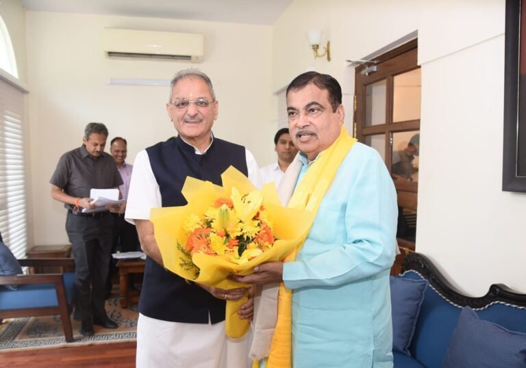 LG Kavinder Gupta meets Union Minister Nitin Gadkari in New Delhi